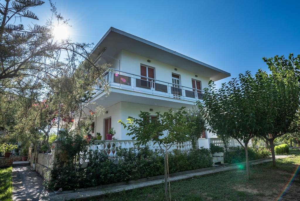 Avouris Studios Kypseli Exterior foto